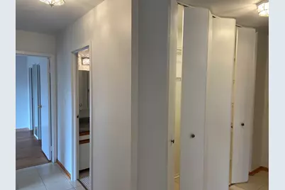 1605 E Central Road #410B, Arlington Heights, IL 60005 - Photo 4