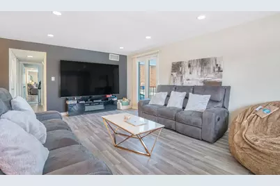 9800 S Karlov Avenue #1B, Oak Lawn, IL 60453 - Photo 2