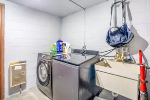 9800 S Karlov Ave, Oak Lawn, IL 60453 - Photo 16