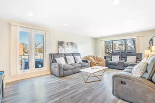 9800 S Karlov Ave, Oak Lawn, IL 60453 - Photo 4