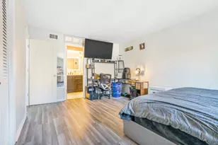 9800 S Karlov Ave, Oak Lawn, IL 60453 - Photo 8