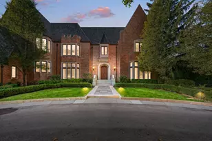 34 Bridlewood Rd, Northbrook, IL 60062 - Photo 1