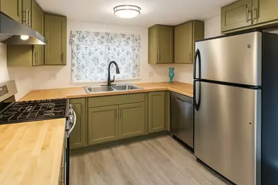 806 Peter Street, McHenry, IL 60051 - Photo 2