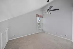 2547 College Hill Cir, Schaumburg, IL 60173 - Photo 14