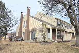 2547 College Hill Cir, Schaumburg, IL 60173 - Photo 2