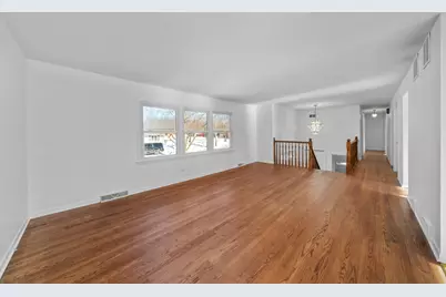 601 Edwards Avenue, West Dundee, IL 60118 - Photo 4