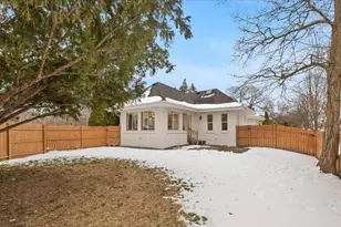 925 Elm St, Winnetka, IL 60093 - Photo 32