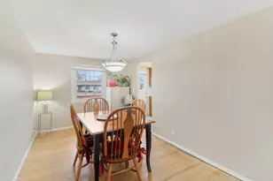 712 Dante Ct, Schaumburg, IL 60193 - Photo 8