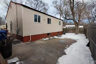 2231 W Cheyenne Rd, Waukegan, IL 60087 - Photo 18