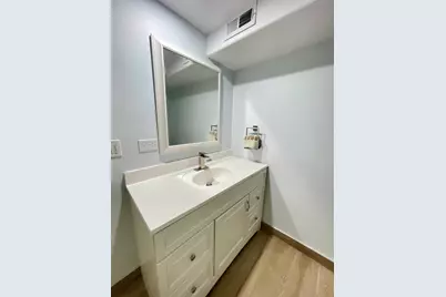 2112 N Sawyer Avenue #I, Chicago, IL 60647 - Photo 12