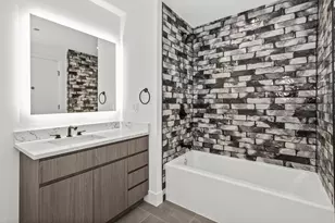 153 W Ohio St, Chicago, IL 60654 - Photo 4