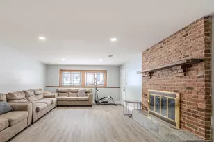 8821 W 100th St St, Palos Hills, IL 60465 - Photo 18