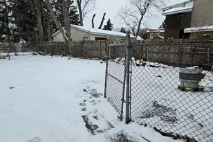 520 N County St, Waukegan, IL 60085 - Photo 4