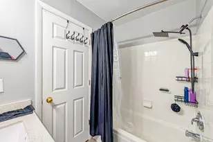 811 Beech Dr, Bolingbrook, IL 60440 - Photo 16