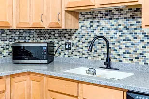 811 Beech Dr, Bolingbrook, IL 60440 - Photo 10