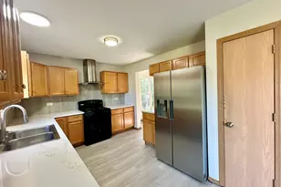 4520 W Lawn Ave, Waukegan, IL 60055 - Photo 8