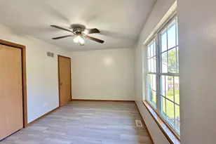 4520 W Lawn Ave, Waukegan, IL 60055 - Photo 24