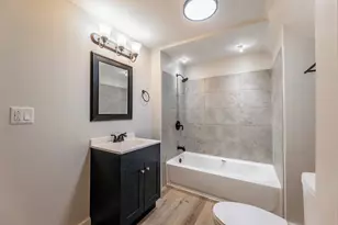 4241 S Calumet Ave, Chicago, IL 60653 - Photo 6