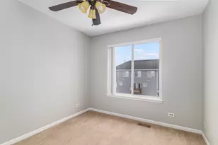 520 Lincoln Station Dr, Oswego, IL 60543 - Photo 16