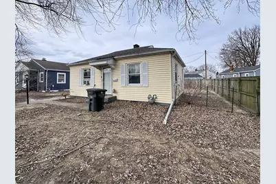 2437 33rd Avenue, Rock Island, IL 6201 - Photo 2