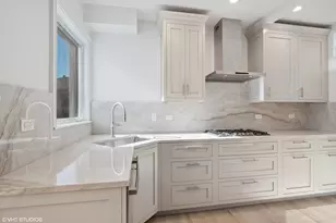 2033 Highland Ave, Wilmette, IL 60091 - Photo 4