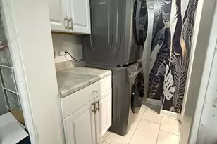 4061 W 58th St, Chicago, IL 60629 - Photo 10