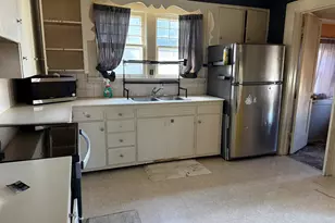 210 W Lincoln St, Harrisburg, IL 62946 - Photo 8