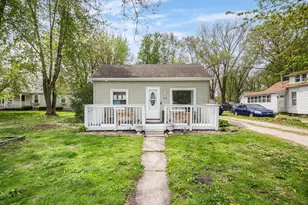 222 S Lincoln St, Braidwood, IL 60408 - Photo 1