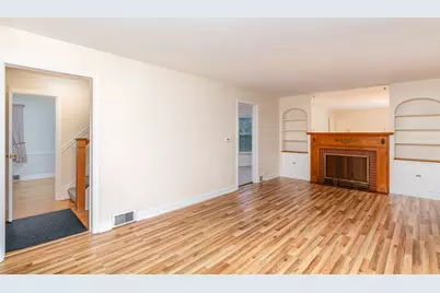 110 Homestead Drive, Wood Dale, IL 60191 - Photo 2