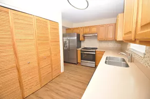 1146 E Tedy Ct, Round Lake Beach, IL 60073 - Photo 6