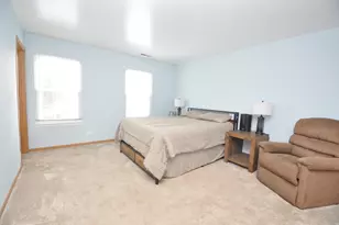 1146 E Tedy Ct, Round Lake Beach, IL 60073 - Photo 10