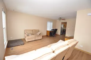 1146 E Tedy Ct, Round Lake Beach, IL 60073 - Photo 4