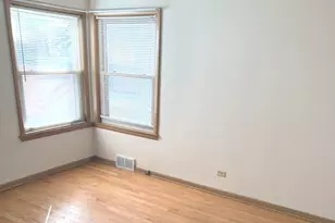 7121 W Foster Pl, Chicago, IL 60656 - Photo 8