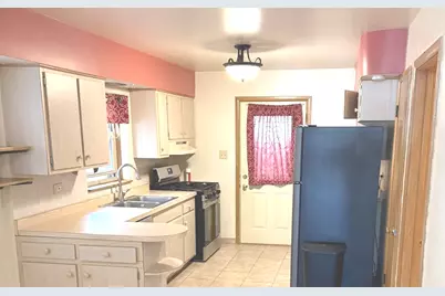 7121 W Foster Place #1, Chicago, IL 60656 - Photo 2