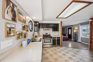 7709 E Sunset Dr, Wonder Lake, IL 60097 - Photo 10