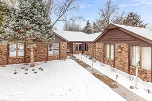 6729 W Menominee Pkwy, Palos Heights, IL 60463 - Photo 2