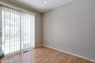 1380 Larchmont Dr, Buffalo Grove, IL 60089 - Photo 12