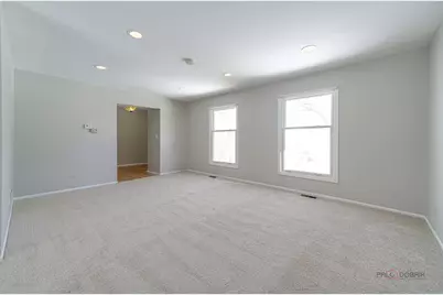 1380 Larchmont Drive, Buffalo Grove, IL 60089 - Photo 4