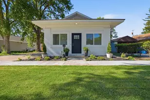 733 W Prairie St, Pontiac, IL 61764 - Photo 2