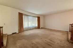 9608 S Kolin Ave, Oak Lawn, IL 60453 - Photo 4