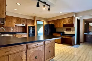 9608 S Kolin Ave, Oak Lawn, IL 60453 - Photo 12