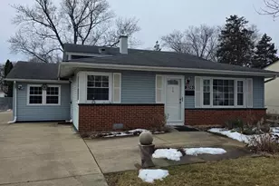 2201 Kingfisher Ln, Rolling Meadows, IL 60008 - Photo 1