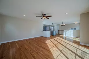 593 S Sunnyside Ave, Elmhurst, IL 60126 - Photo 16