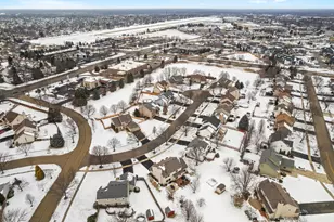 13 Callery Ct, Bolingbrook, IL 60490 - Photo 38