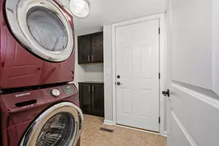 13 Callery Ct, Bolingbrook, IL 60490 - Photo 14