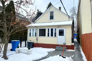 2838 S Sawyer Ave, Chicago, IL 60623 - Photo 2