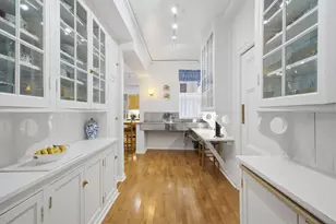 232 E Walton Pl, Chicago, IL 60611 - Photo 14