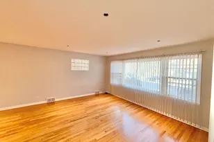 5626 N Central Ave, Chicago, IL 60646 - Photo 4