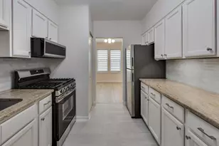 1 W Oak Ave, La Grange Park, IL 60526 - Photo 4