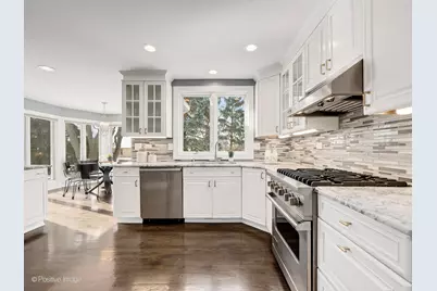 2S630 Avenue Chateaux East, Oak Brook, IL 60523 - Photo 16